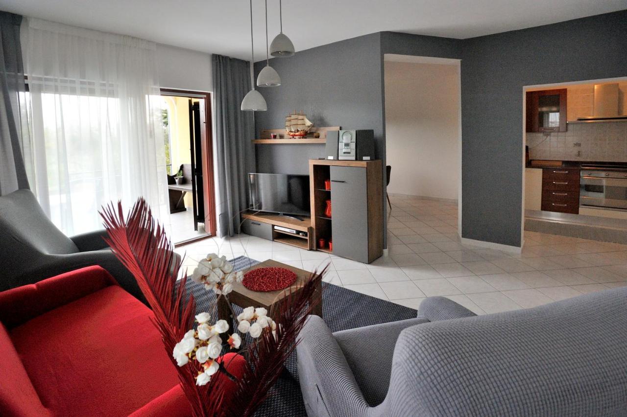 Apartment Vinja Porec - Privat Garden - Whirlpool Exterior foto