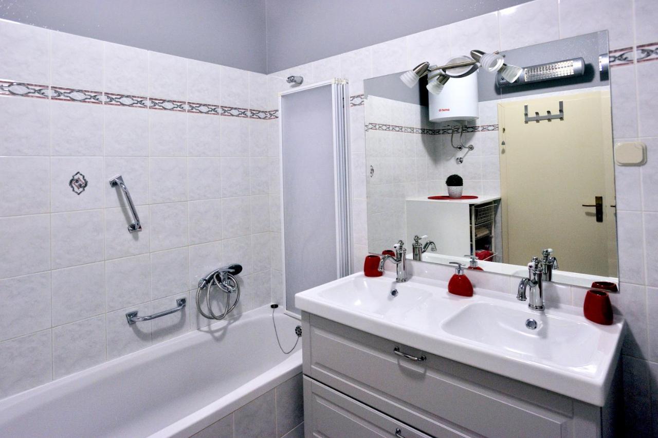Apartment Vinja Porec - Privat Garden - Whirlpool Exterior foto