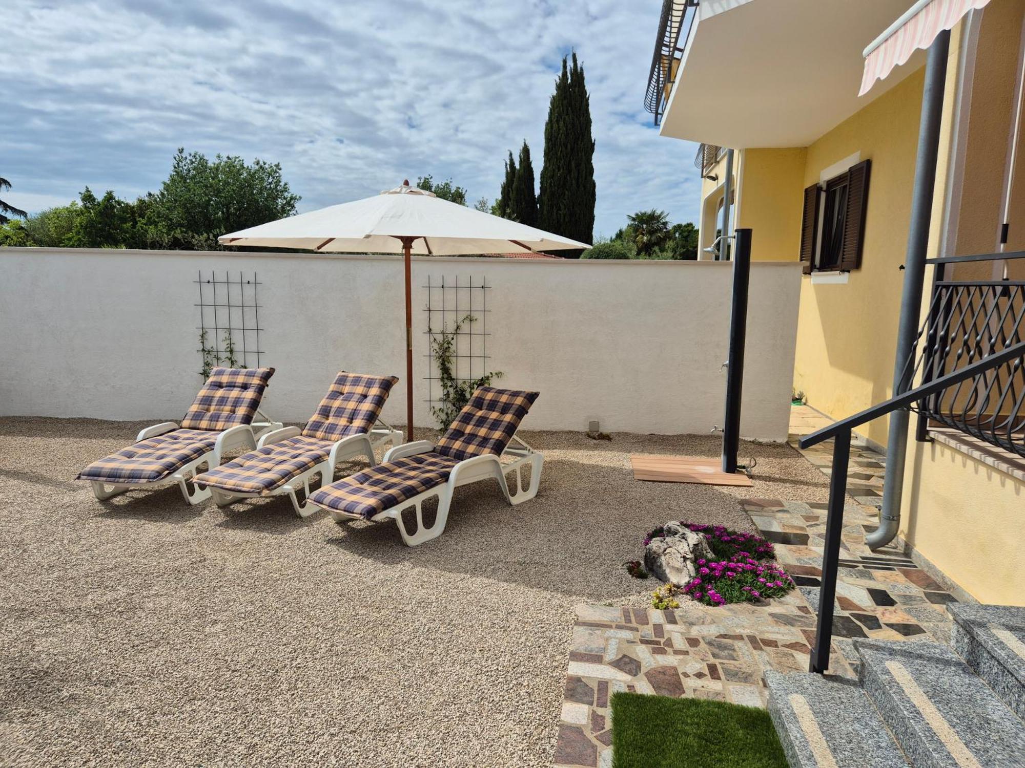 Apartment Vinja Porec - Privat Garden - Whirlpool Exterior foto